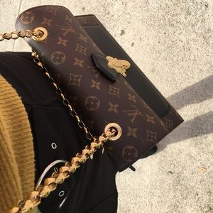 LV handbag almost new